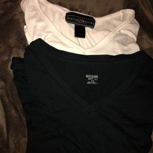 2 v-neck t-shirts